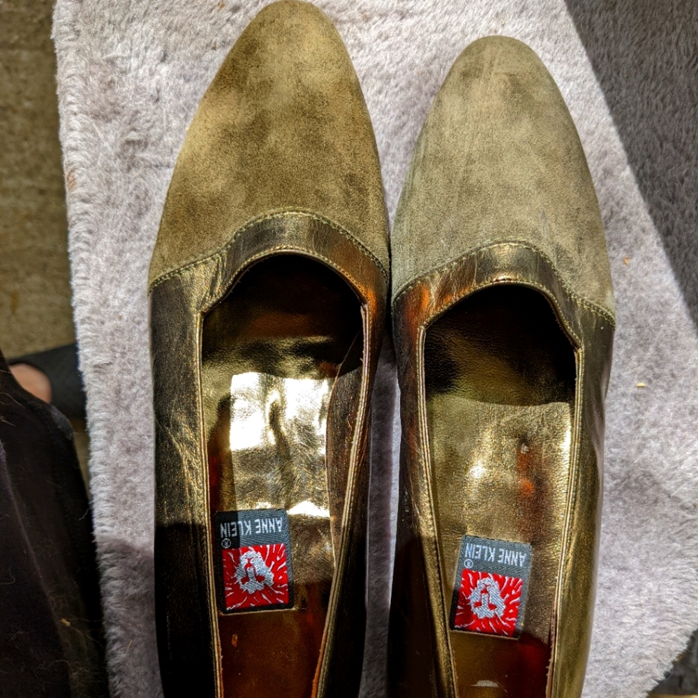 Anne Klein Moss Green & Gold Loafers